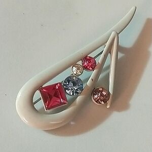 VTG Enamel White Brooch